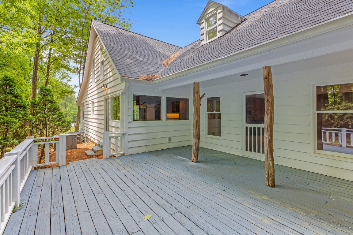 Highlands, North Carolina 28741, United States, 4 Bedrooms Bedrooms, ,3 BathroomsBathrooms,Residential,Active,146555