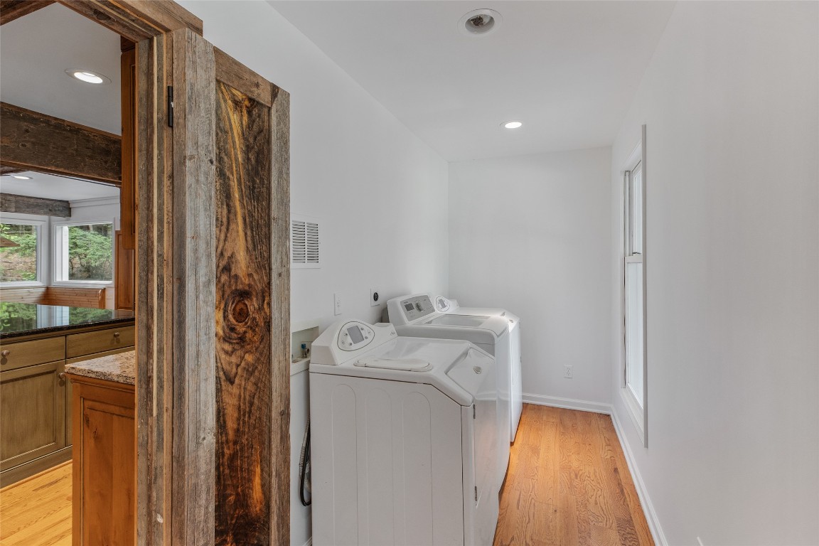 Highlands, North Carolina 28741, United States, 4 Bedrooms Bedrooms, ,3 BathroomsBathrooms,Residential,Active,146555