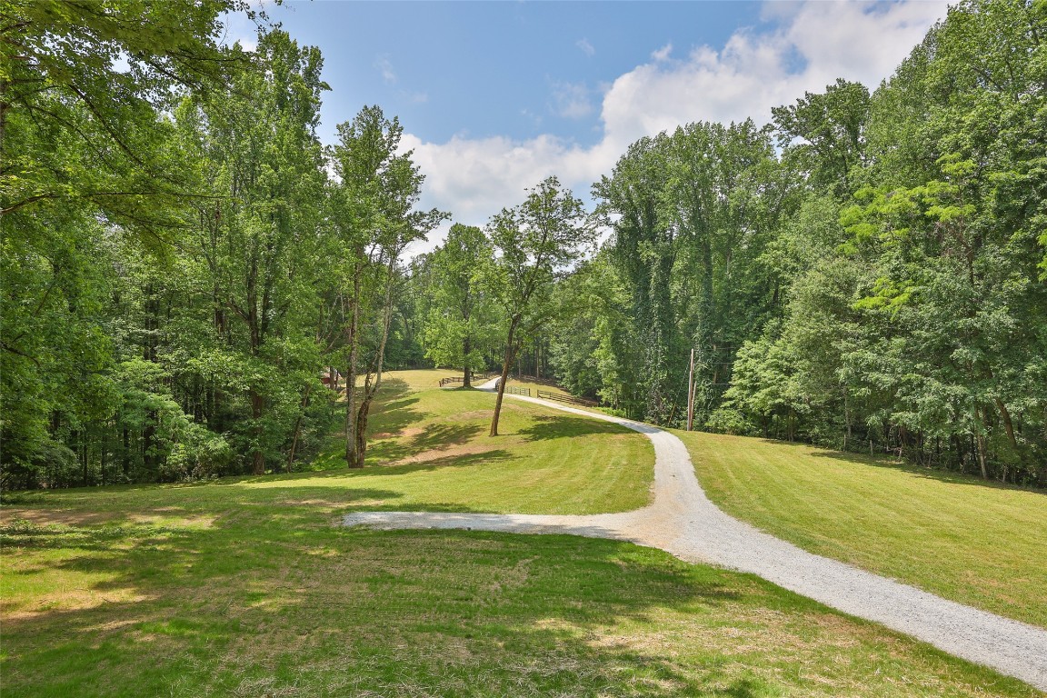 Highlands, North Carolina 28741, United States, 4 Bedrooms Bedrooms, ,3 BathroomsBathrooms,Residential,Active,146555