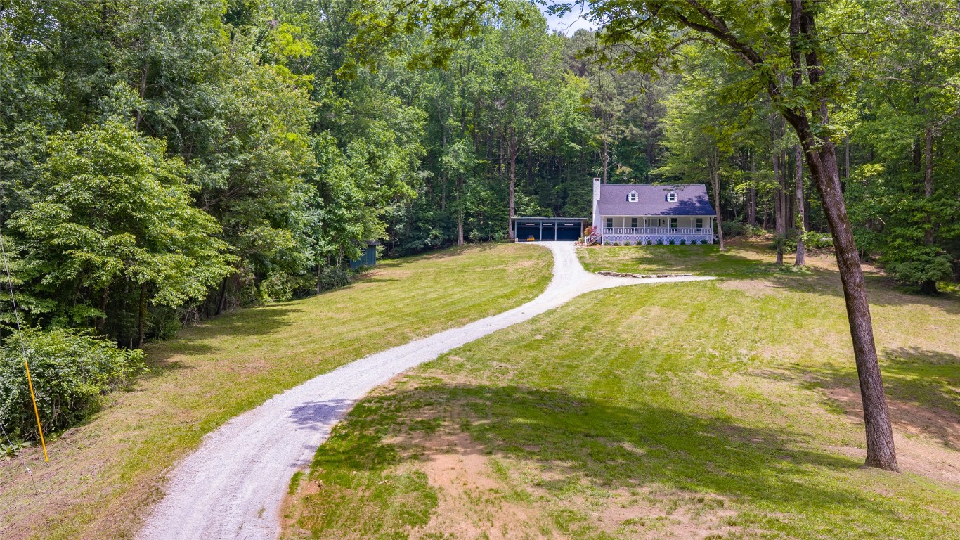 Highlands, North Carolina 28741, United States, 4 Bedrooms Bedrooms, ,3 BathroomsBathrooms,Residential,Active,146555