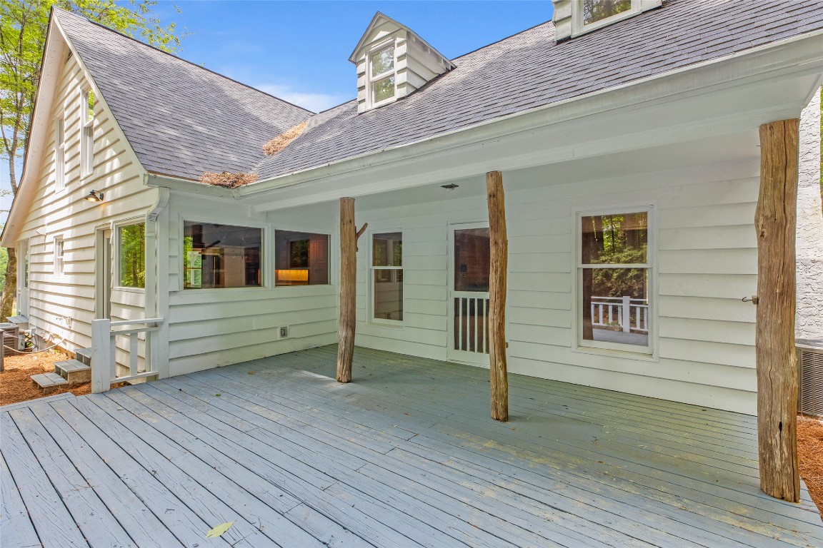 Highlands, North Carolina 28741, United States, 4 Bedrooms Bedrooms, ,3 BathroomsBathrooms,Residential,Active,146555