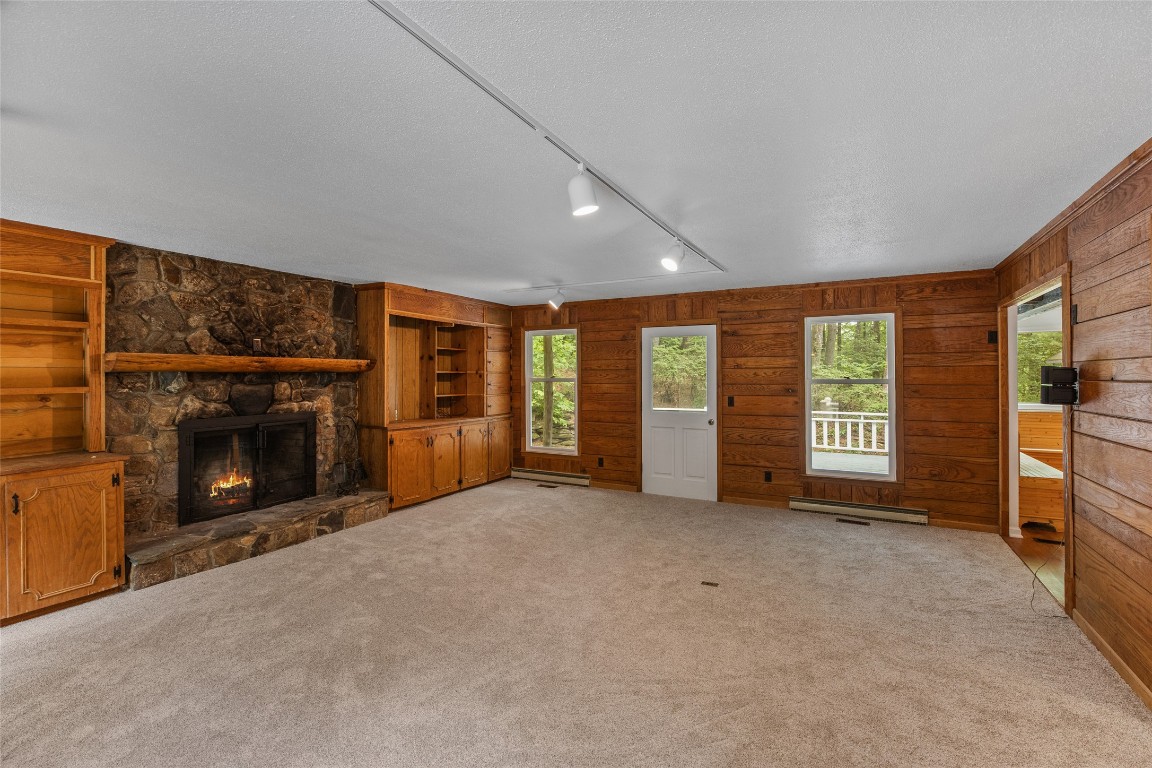 Highlands, North Carolina 28741, United States, 4 Bedrooms Bedrooms, ,3 BathroomsBathrooms,Residential,Active,146555