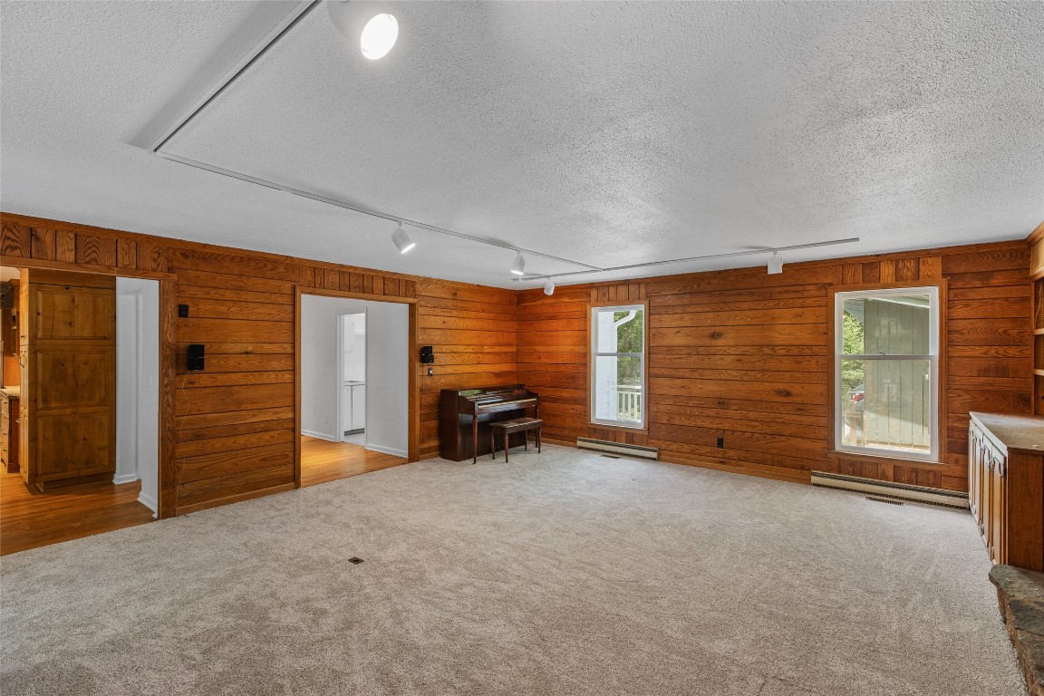 Highlands, North Carolina 28741, United States, 4 Bedrooms Bedrooms, ,3 BathroomsBathrooms,Residential,Active,146555