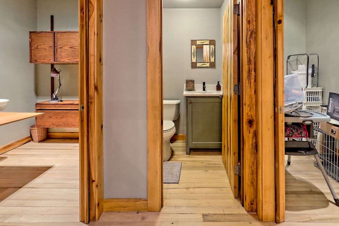 Scaly Mountain, North Carolina 28775, United States, 4 Bedrooms Bedrooms, ,4 BathroomsBathrooms,Residential,Active,172316