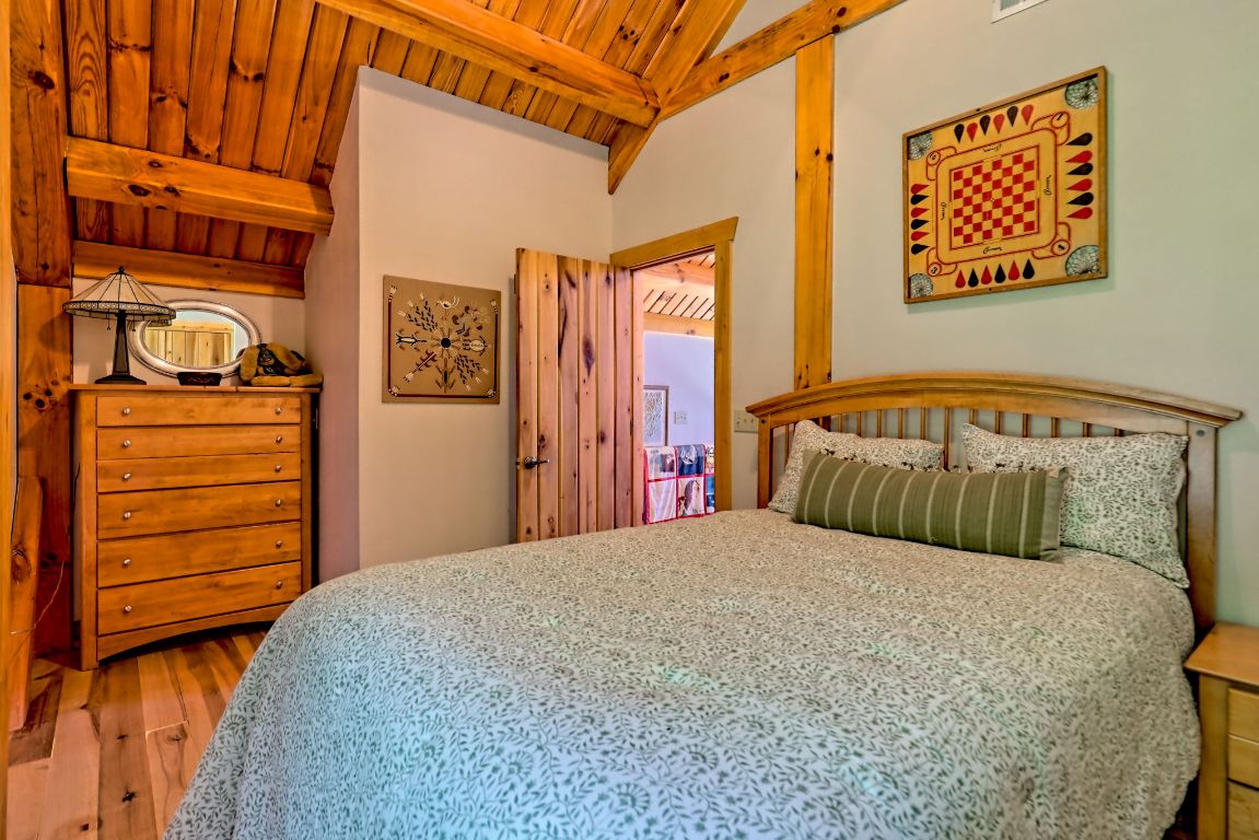 Scaly Mountain, North Carolina 28775, United States, 4 Bedrooms Bedrooms, ,4 BathroomsBathrooms,Residential,Active,172316