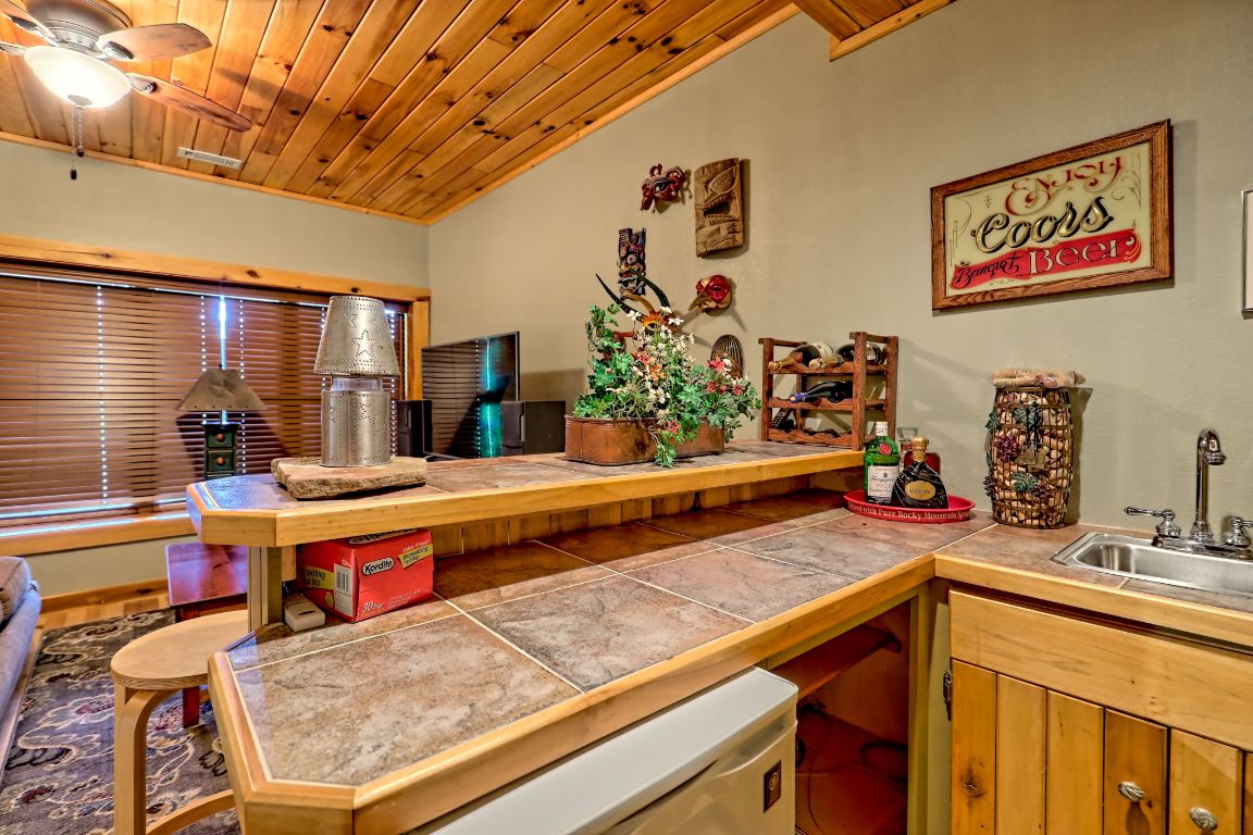 Scaly Mountain, North Carolina 28775, United States, 4 Bedrooms Bedrooms, ,4 BathroomsBathrooms,Residential,Active,172316