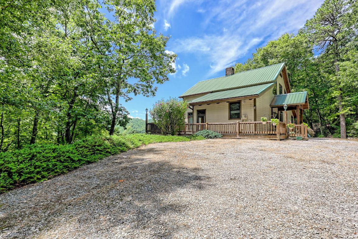 Scaly Mountain, North Carolina 28775, United States, 4 Bedrooms Bedrooms, ,4 BathroomsBathrooms,Residential,Active,172316