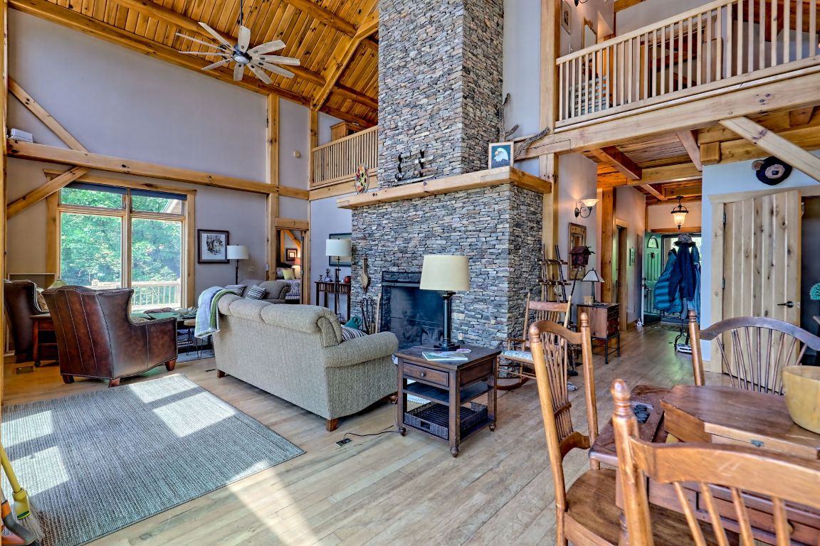 Scaly Mountain, North Carolina 28775, United States, 4 Bedrooms Bedrooms, ,4 BathroomsBathrooms,Residential,Active,172316