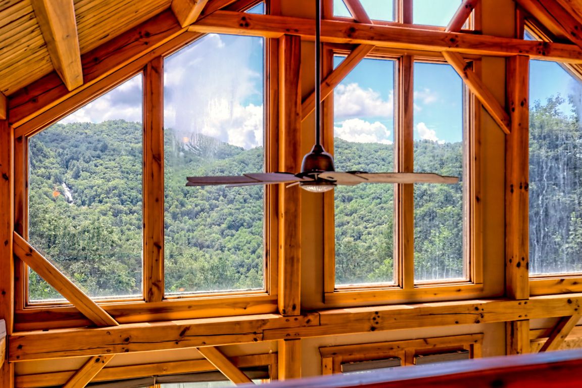 Scaly Mountain, North Carolina 28775, United States, 4 Bedrooms Bedrooms, ,4 BathroomsBathrooms,Residential,Active,172316