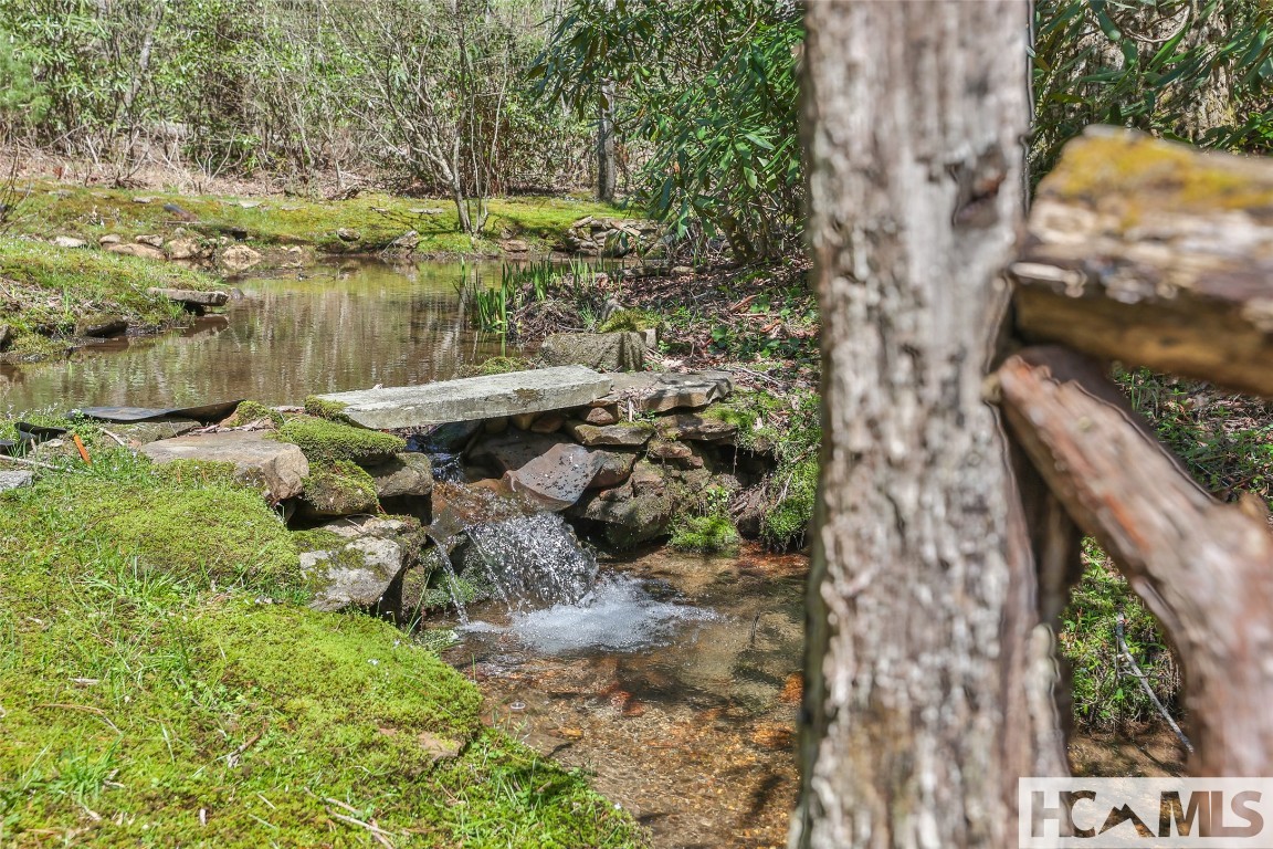 Highlands, North Carolina 28741, United States, 4 Bedrooms Bedrooms, ,5 BathroomsBathrooms,Residential,Active,194511