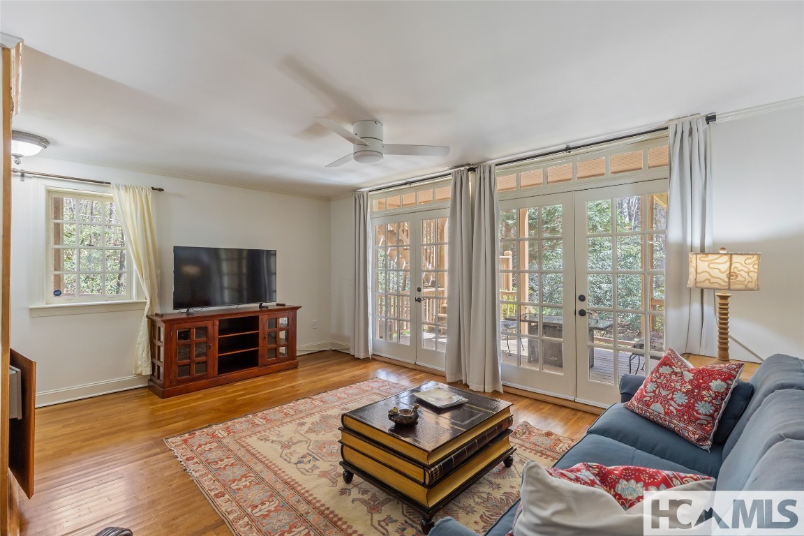 Highlands, North Carolina 28741, United States, 4 Bedrooms Bedrooms, ,5 BathroomsBathrooms,Residential,Active,194511