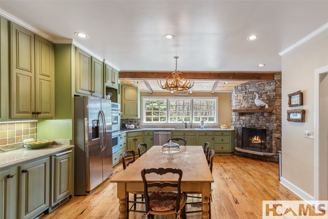 Highlands, North Carolina 28741, United States, 4 Bedrooms Bedrooms, ,5 BathroomsBathrooms,Residential,Active,194511