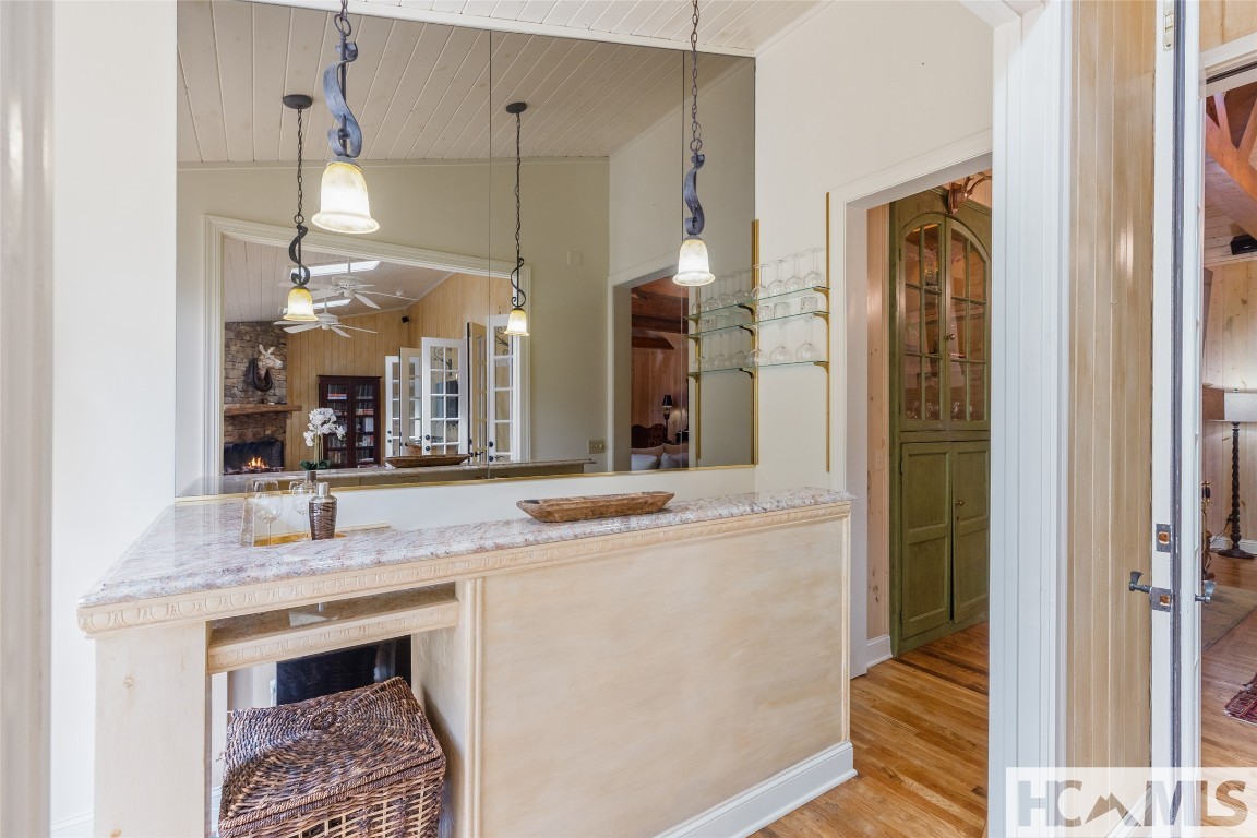 Highlands, North Carolina 28741, United States, 4 Bedrooms Bedrooms, ,5 BathroomsBathrooms,Residential,Active,194511