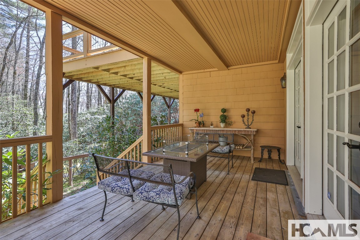 Highlands, North Carolina 28741, United States, 4 Bedrooms Bedrooms, ,5 BathroomsBathrooms,Residential,Active,194511