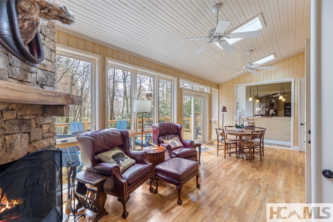 Highlands, North Carolina 28741, United States, 4 Bedrooms Bedrooms, ,5 BathroomsBathrooms,Residential,Active,194511