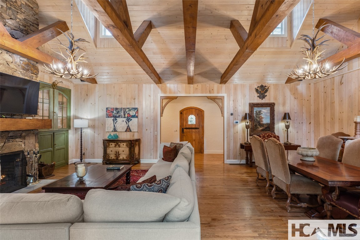 Highlands, North Carolina 28741, United States, 4 Bedrooms Bedrooms, ,5 BathroomsBathrooms,Residential,Active,194511