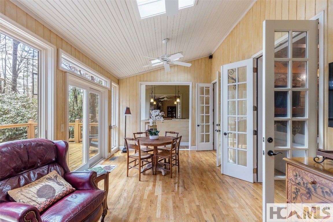 Highlands, North Carolina 28741, United States, 4 Bedrooms Bedrooms, ,5 BathroomsBathrooms,Residential,Active,194511