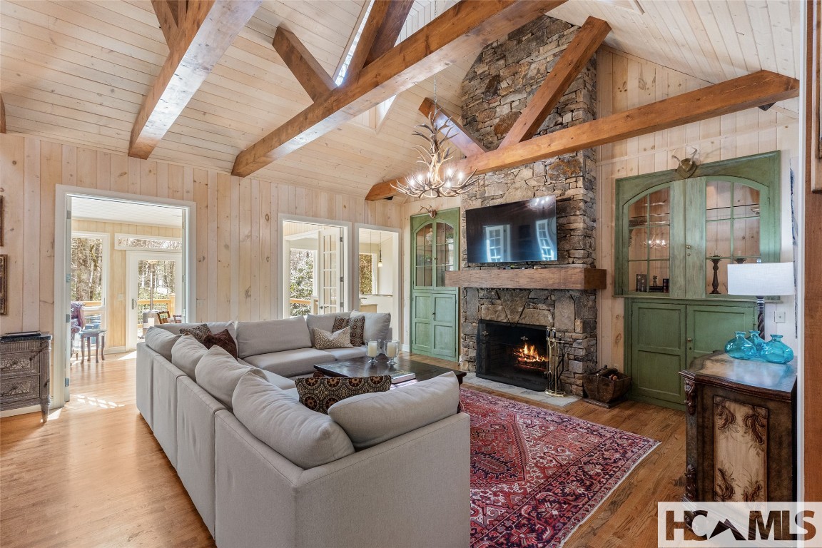 Highlands, North Carolina 28741, United States, 4 Bedrooms Bedrooms, ,5 BathroomsBathrooms,Residential,Active,194511