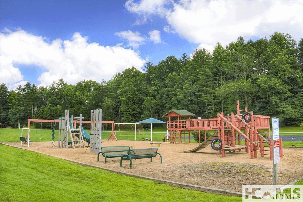 Sapphire, North Carolina 28774, United States, ,Land,Active,111386