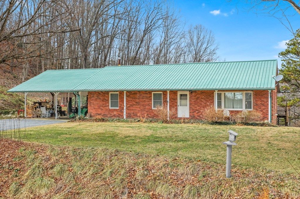 Photo of 470 Ela Lane, Bryson City, NC 28713 (MLS # 26046627)