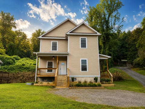 Photo of 24 Martin St, Bryson City, NC 28713 (MLS # 26048360)
