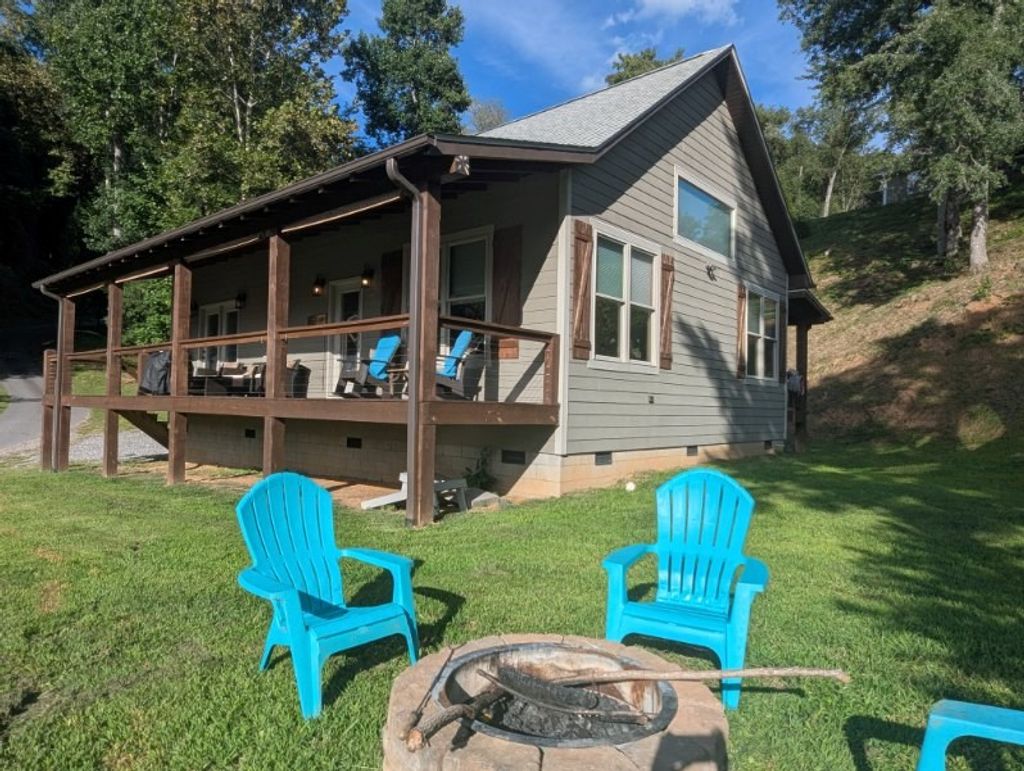Photo of 10 Rio Bravo Drive, Sylva, NC 28779 (MLS # 26042341)