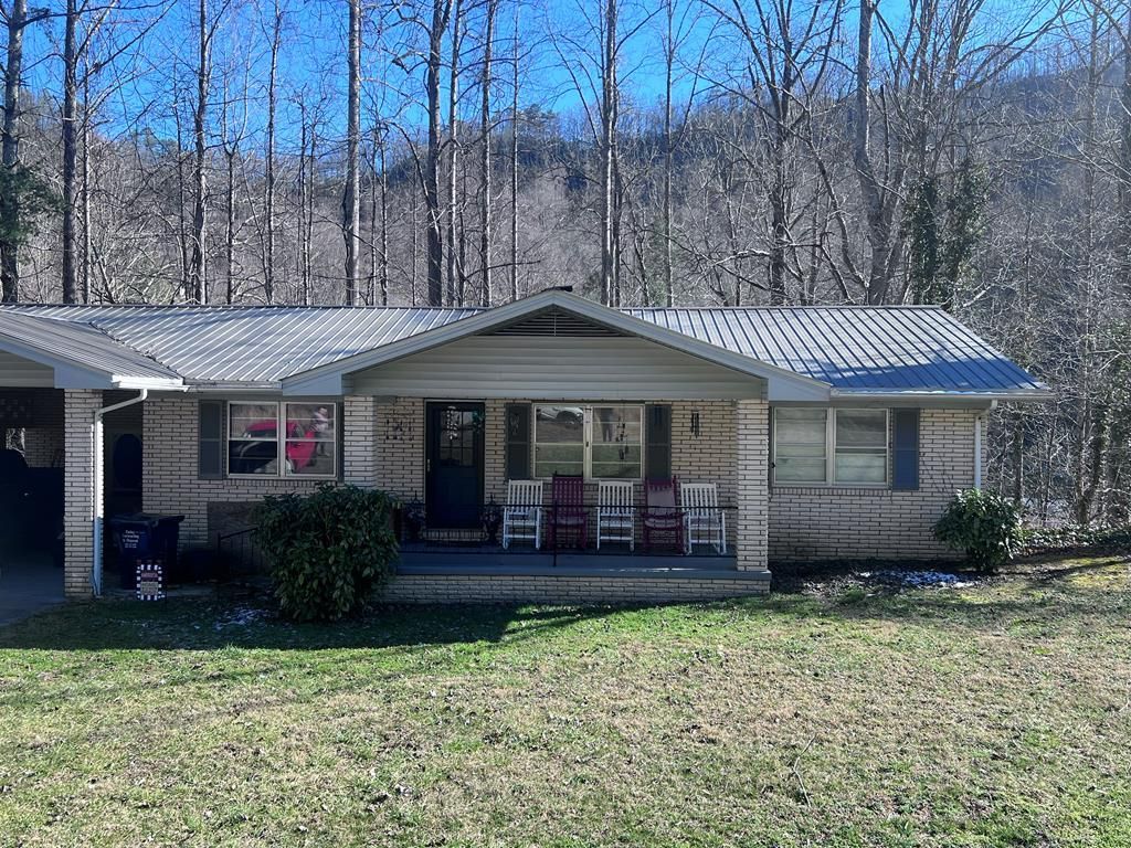 Photo of 4862 Hwy 28 N, Almond, NC 28702 (MLS # 26046560)