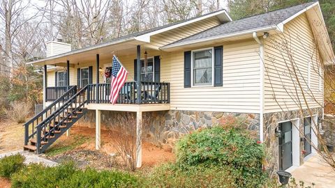 Photo of 103 Pleasant Hill Dr, Franklin, NC 28734 (MLS # 26045249)