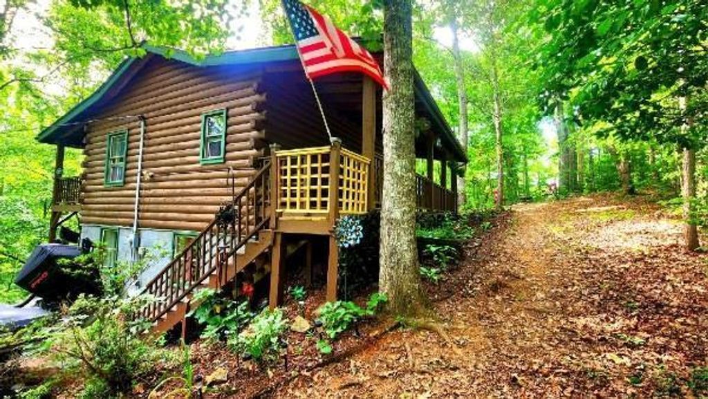 Photo of 682 Lily Lane, Whittier, NC 28789 (MLS # 26042378)