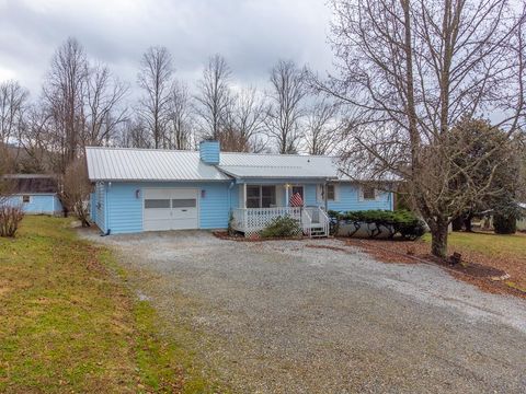 Photo of 101 Quail Ridge Trail, Franklin, NC 28734 (MLS # 26042826)