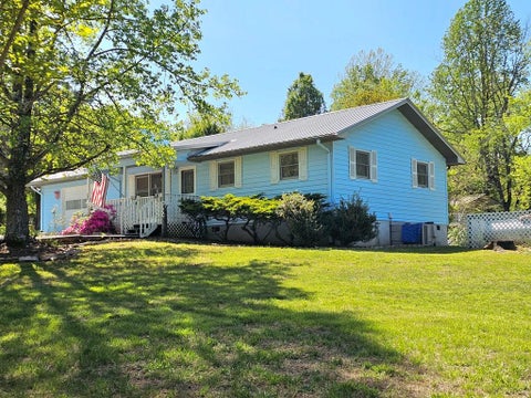Photo of 101 Quail Ridge Trail, Franklin, NC 28734 (MLS # 26042826)