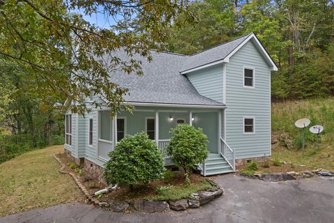Photo of 105 Mission Ridge Drive, Hayesville, NC 28904 (MLS # 26042316)