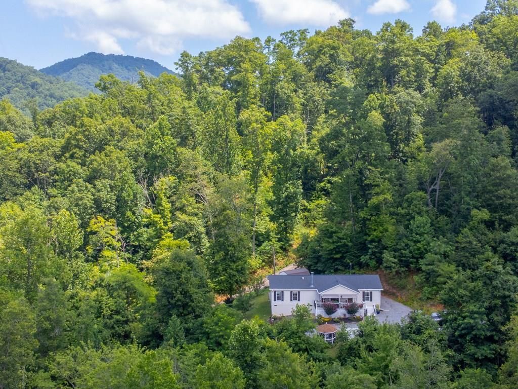 Photo of 206 Red Rile Trail, Sylva, NC 28779 (MLS # 26041786)