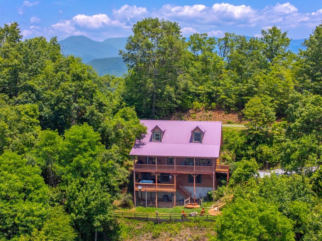 Photo of 561 Signal Ridge, Sylva, NC 28779 (MLS # 26041259)