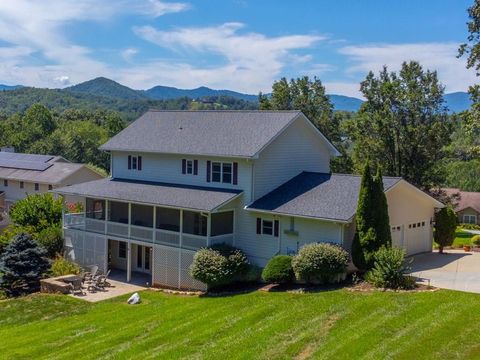 Photo of 35 Circle Trace, Franklin, NC 28734 (MLS # 26042028)