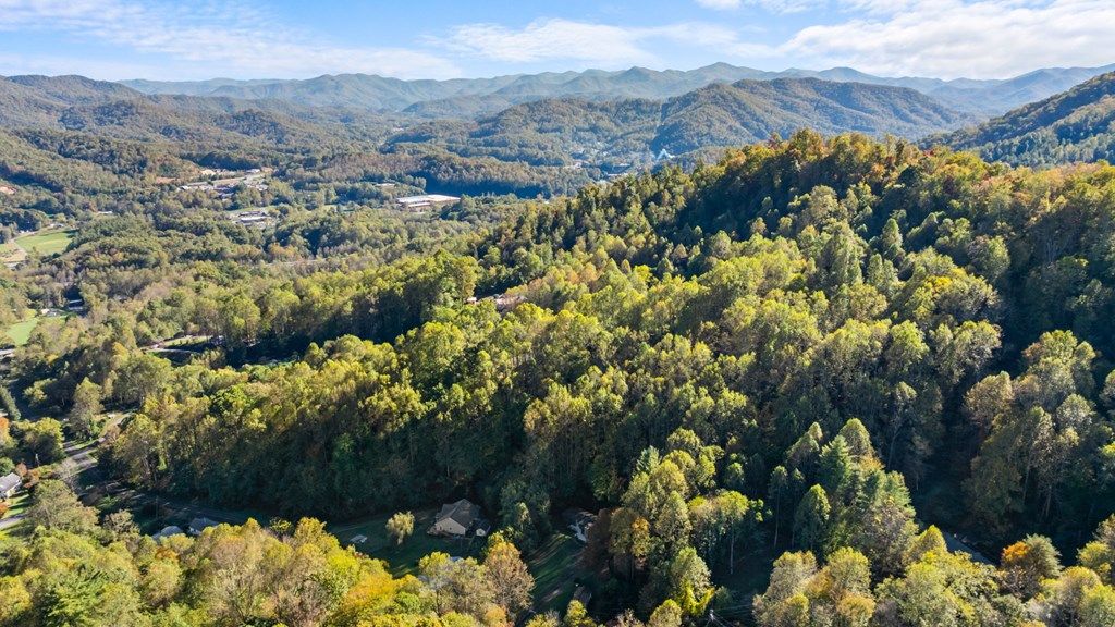 Photo of 621 Kitchens Branch Rd, Sylva, NC 28779 (MLS # 26042562)