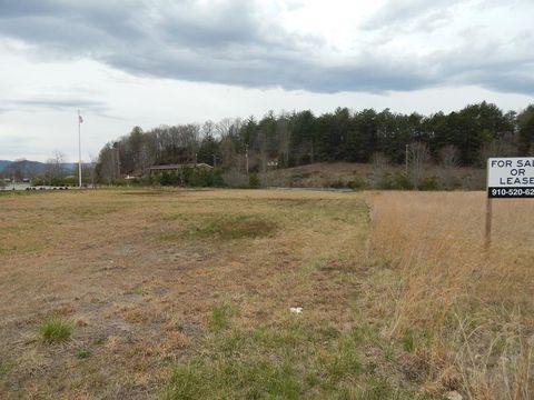 Photo of 00 Lot B, Franklin, NC 28734 (MLS # 26042982)