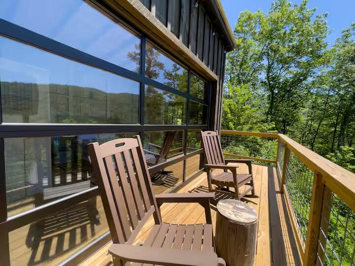 Photo of 307 Moonlight Trail, Bryson City, NC 28713 (MLS # 26048594)
