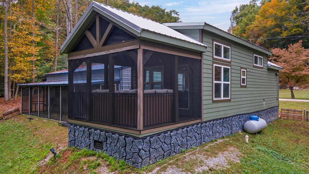 1044 Ray Creek Rd.