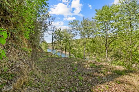 Photo of 101 Waters Edge St, Bryson City, NC 28713 (MLS # 26047051)