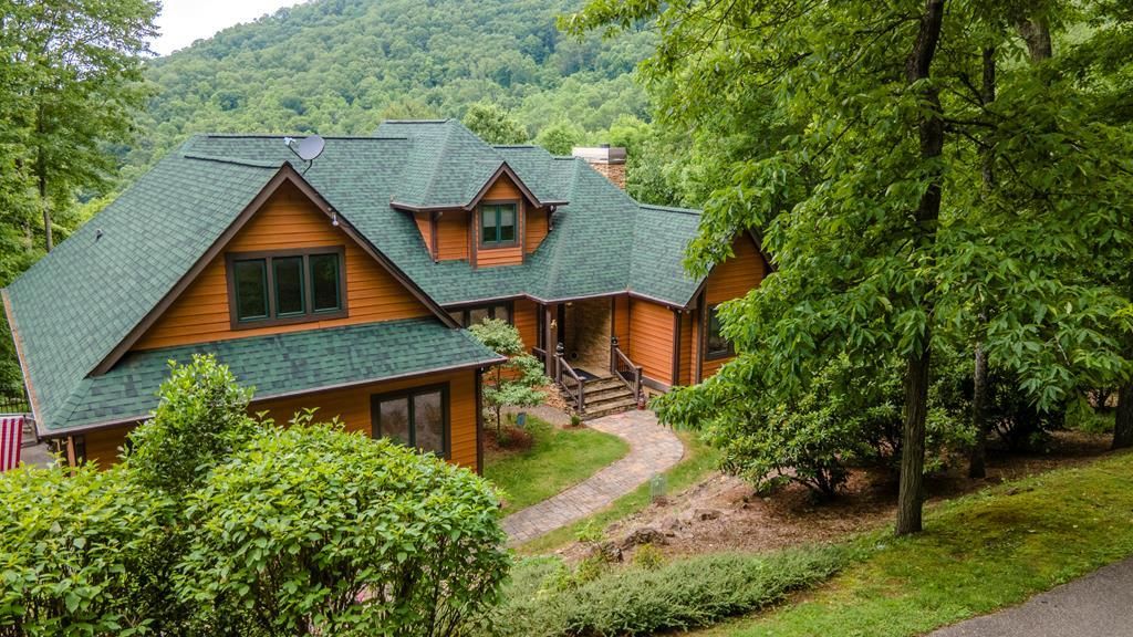 Photo of 1562 Garnet Rd, Sylva, NC 28779 (MLS # 26041234)
