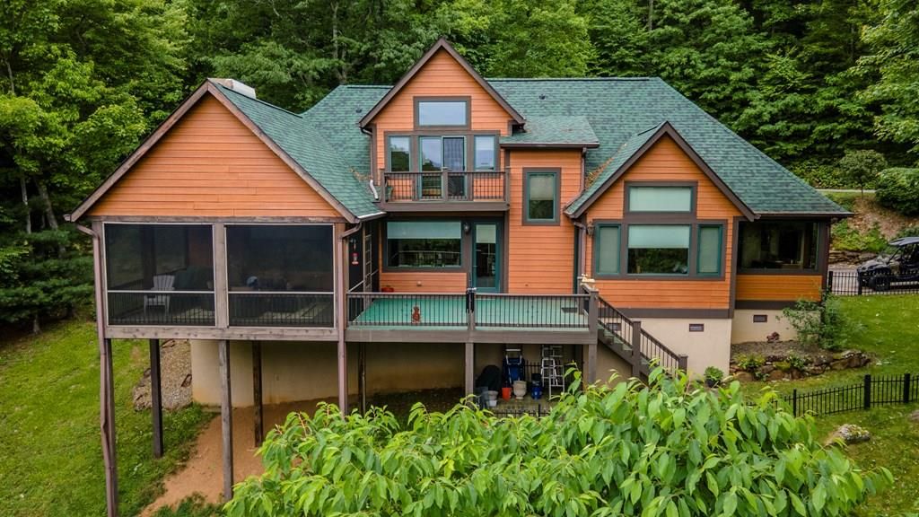 Photo of 1562 Garnet Rd, Sylva, NC 28779 (MLS # 26041234)