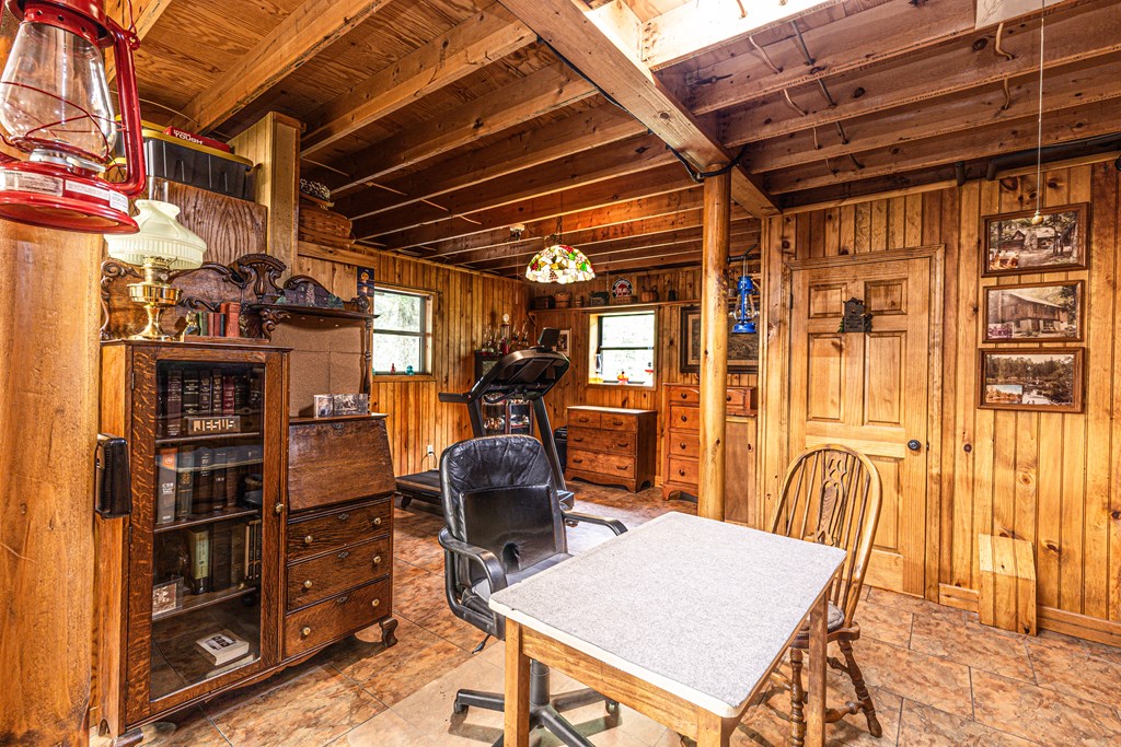 Whittier, North Carolina 28789, United States, 2 Bedrooms Bedrooms, ,3 BathroomsBathrooms,Residential,Pending,62827