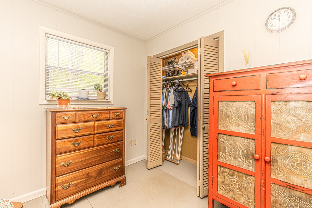 Whittier, North Carolina 28789, United States, 2 Bedrooms Bedrooms, ,3 BathroomsBathrooms,Residential,Pending,62827