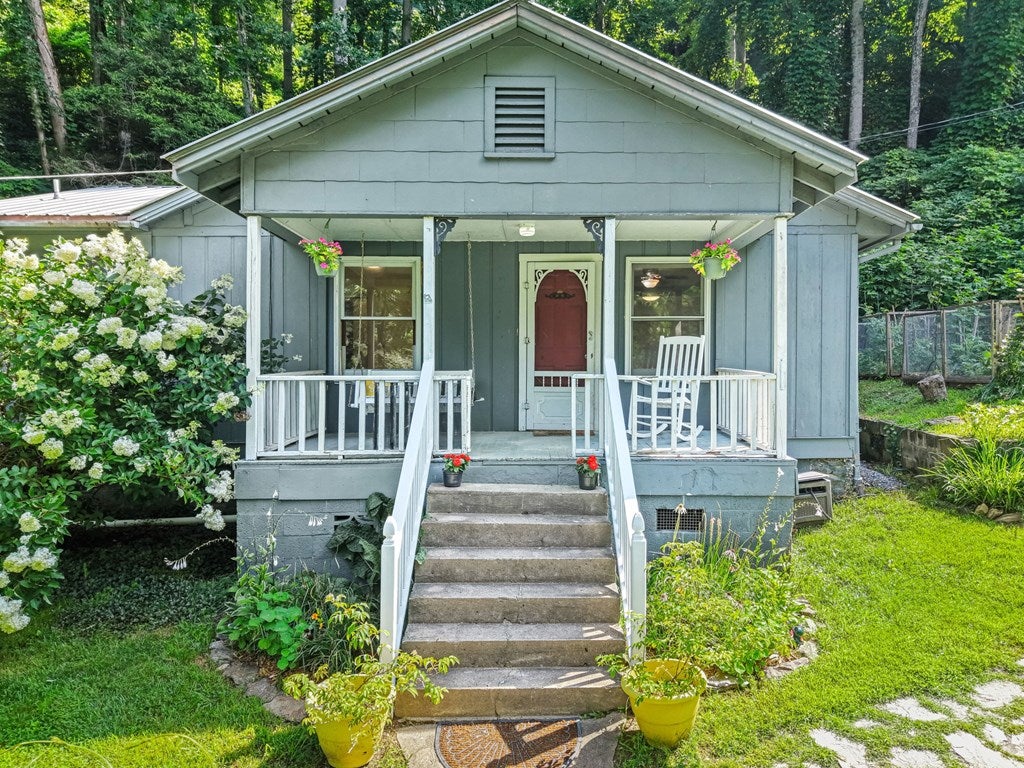 Photo of 6115 Skyland Dr, Sylva, NC 28779 (MLS # 26047864)
