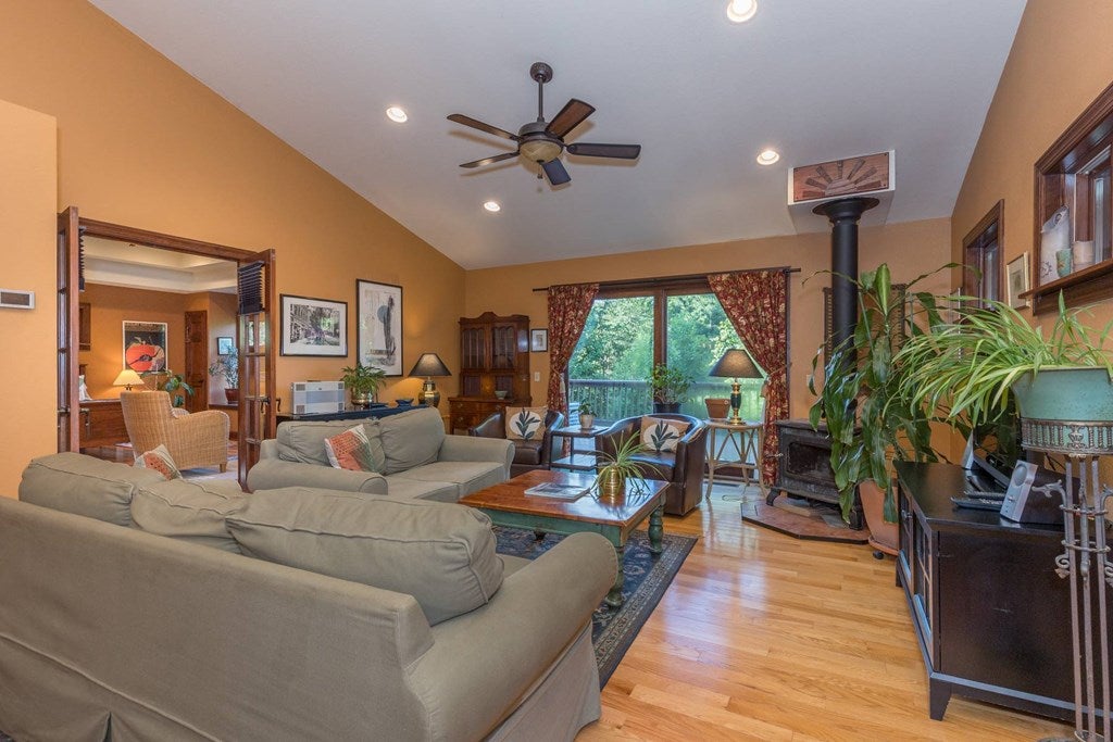 Photo of 190 Iris Lane, Whittier, NC 28789 (MLS # 26047687)