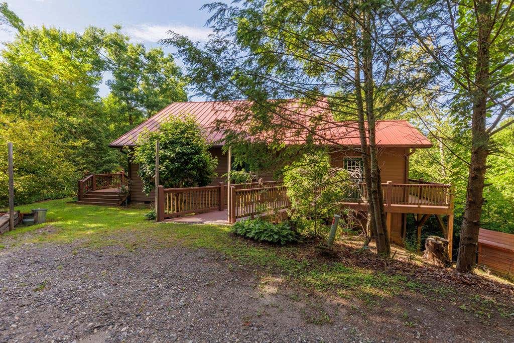 Photo of 190 Iris Lane, Whittier, NC 28789 (MLS # 26047687)