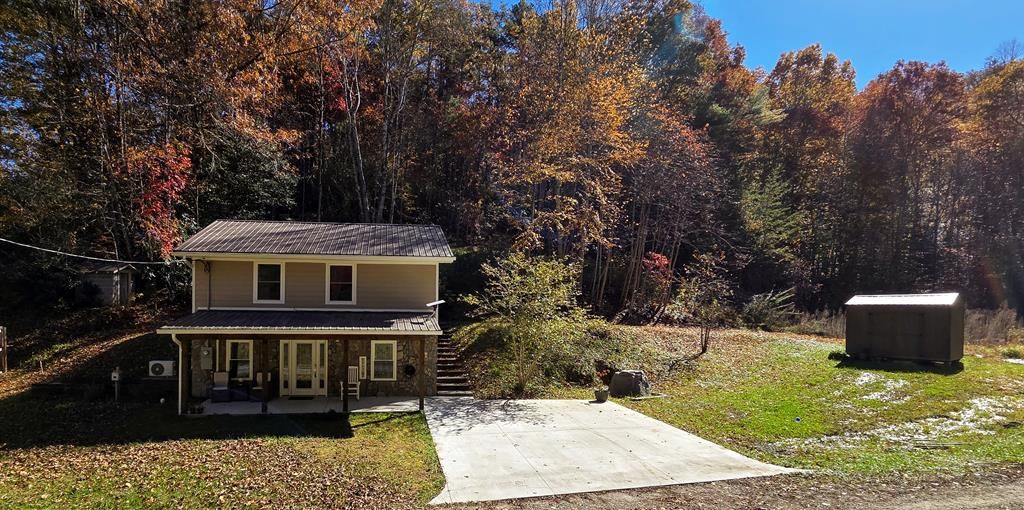 Photo of 215 Fox Run Cove, Bryson City, NC 28713 (MLS # 26042661)