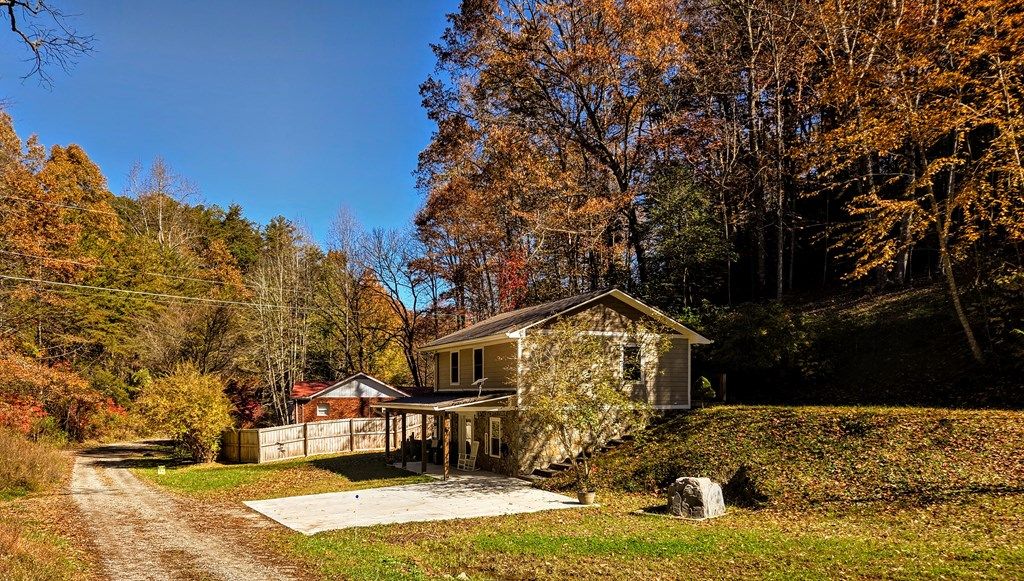 Photo of 215 Fox Run Cove, Bryson City, NC 28713 (MLS # 26042661)