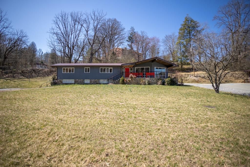 Photo of 120 Veterans Blvd, Bryson City, NC 28713 (MLS # 26041109)